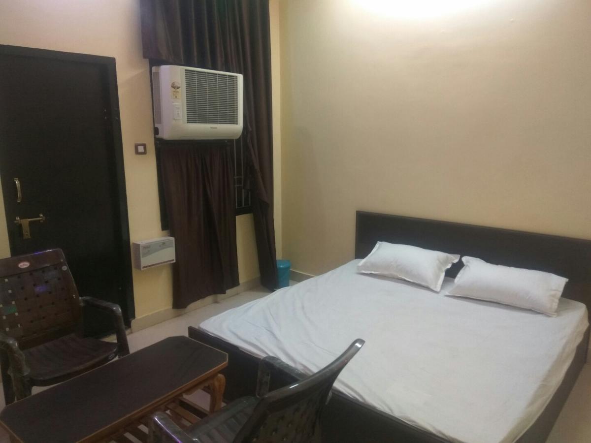 Rtc Guest House 萨瓦伊马多普尔 外观 照片