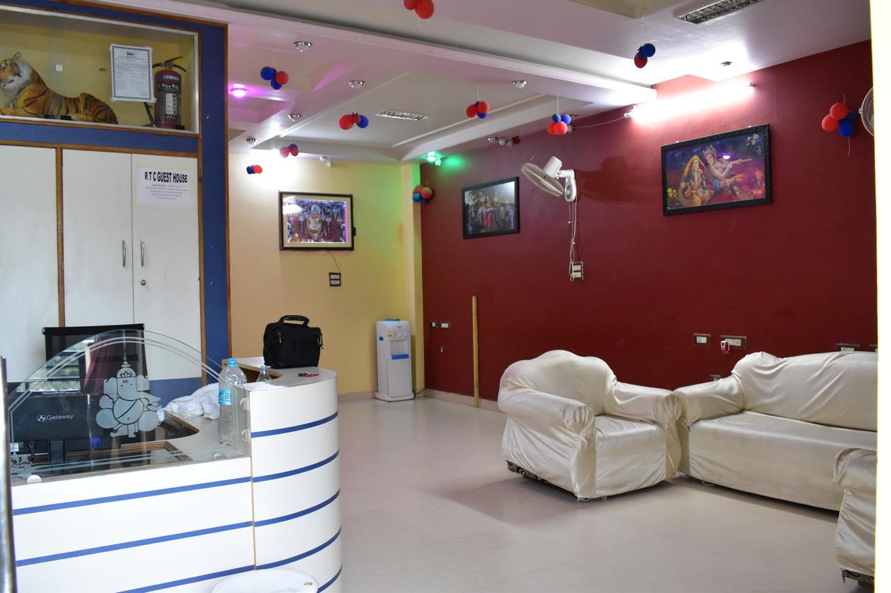 Rtc Guest House 萨瓦伊马多普尔 外观 照片